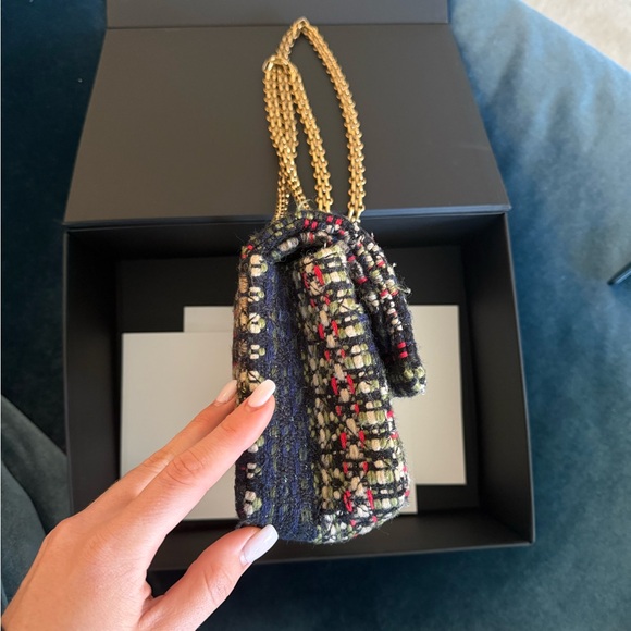 CHANEL TWEED 2.55 REISSUE  w/ BIJOUX CHAIN - Picture 6 of 16